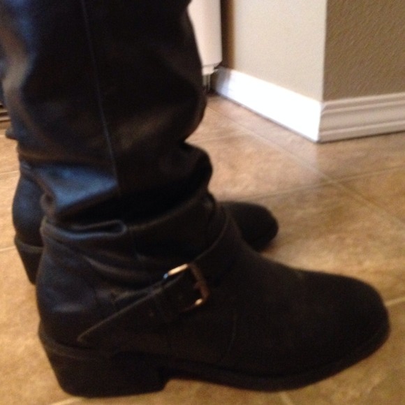 ❌❌SOLD IN BUNDLE❌❌Black riding boots - Picture 3 of 4