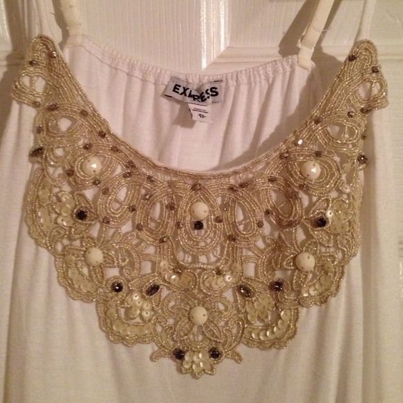 Cotton tank w/ beautiful embellishment - Picture 2 of 2