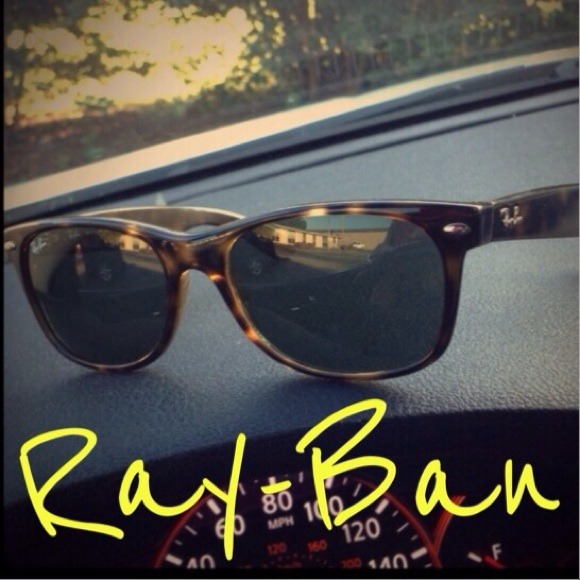 Ray-Ban New Wayfarer tortoise shell sunglasses