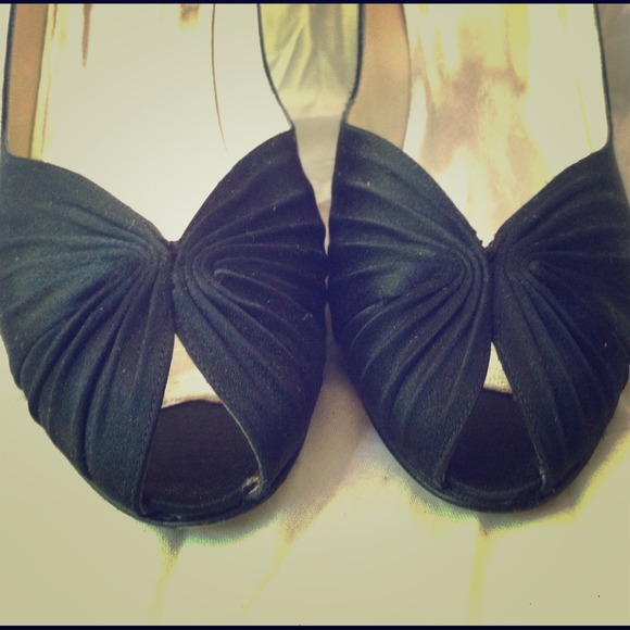 Black Satin Peep Toe VINTAGE Heels (Made in Italy) - Picture 1 of 4