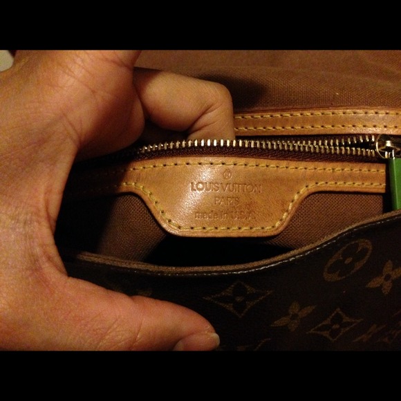 ❤️SOLD Locally❤️Louis Vuitton looping and papillon - Picture 3 of 3