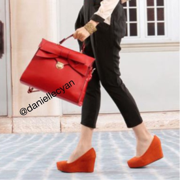 Handbags - 🎀host pick🎀2 left! Red Ribbon Bag