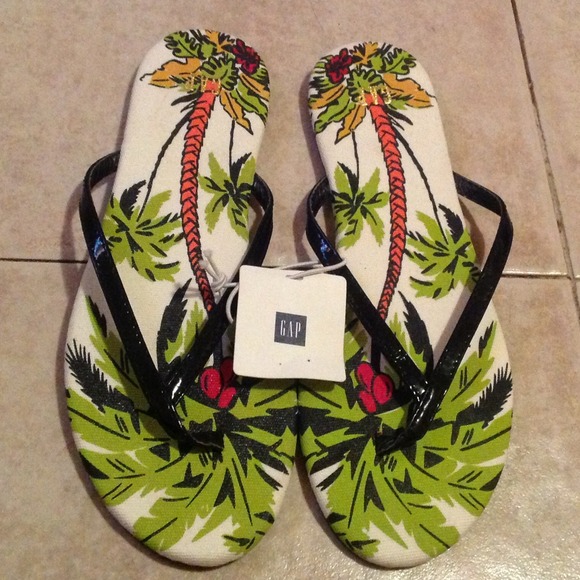GAP Shoes - New Gap Flip Flop Sandals Size W 7