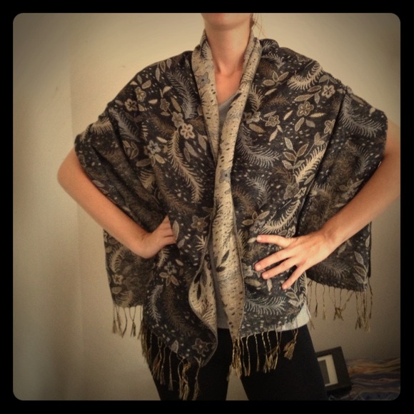 handmade Accessories - Beautiful winter embroidered fringe scarf
