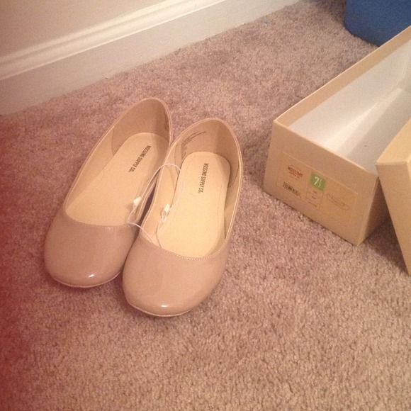 Bundle Crimson and Nude Patent Flats