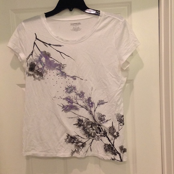 ☀️sold☀️Gorgeous white express tee