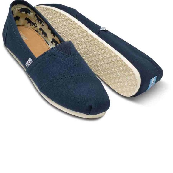 💢SOLD💢Navy Blue Mens TOMS Shoes!