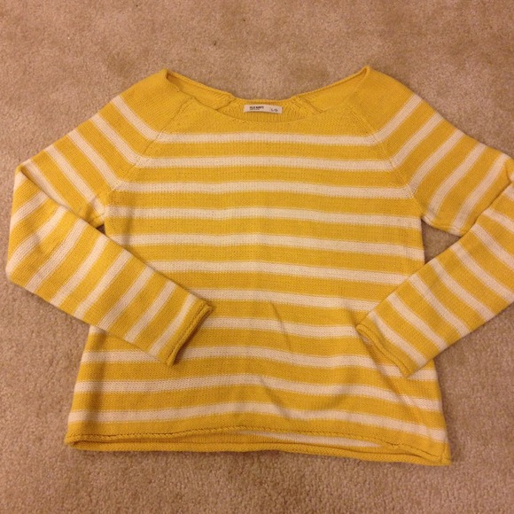 Old Navy mustard and cream light weight sweater.