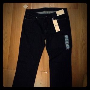 *Brand New* Uniqlo Women's Straight Skinny Jeans