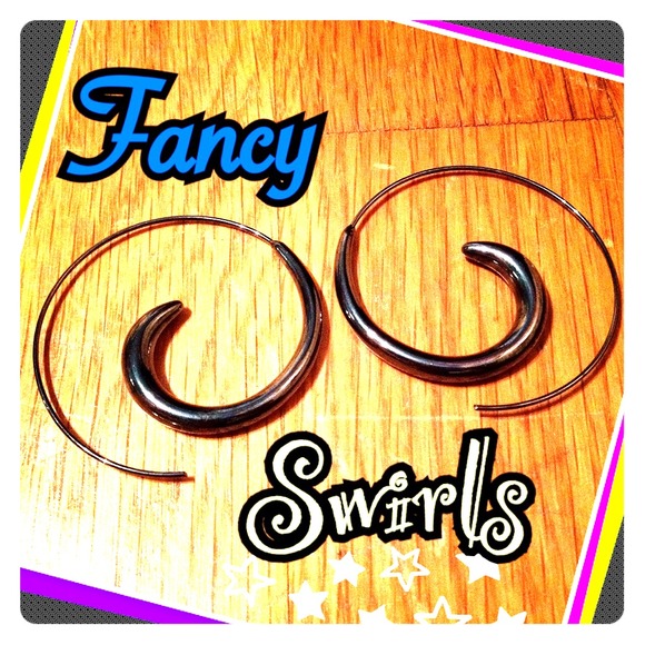 Metallic Swirl Earrings ➰➰