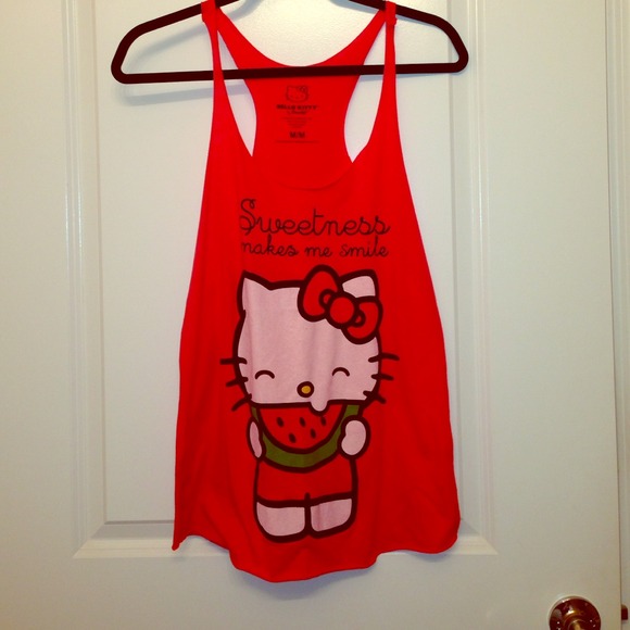 🚫SOLD in bundle🚫hello kitty racer bank tank