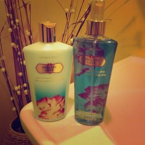 Hold @sassyclassyVictoria's Secret "Endless Love"