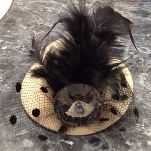 Fancy hat hair clip 😍