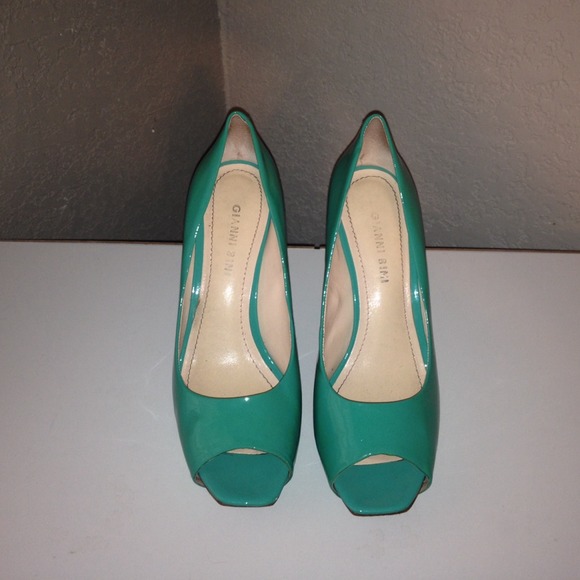 Patent Pumps - Picture 2 of 4