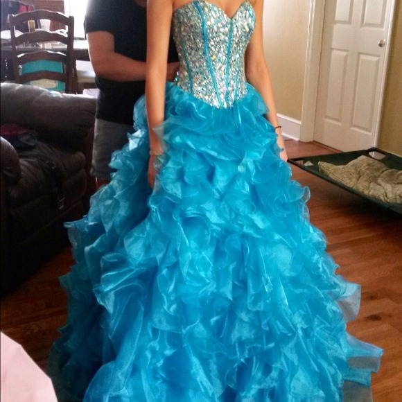 Light blue prom/homecoming dress - Picture 2 of 2