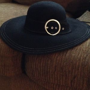 Variety of brim and fedora hats for women