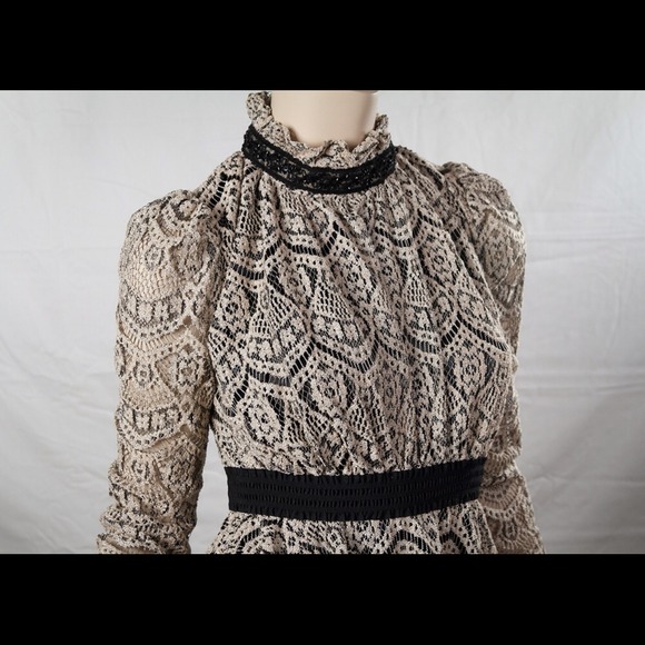 🚫SOLD🚫New Lace Overlay Peplum Top - Picture 4 of 4