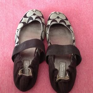 💯% Authentic Coach flats