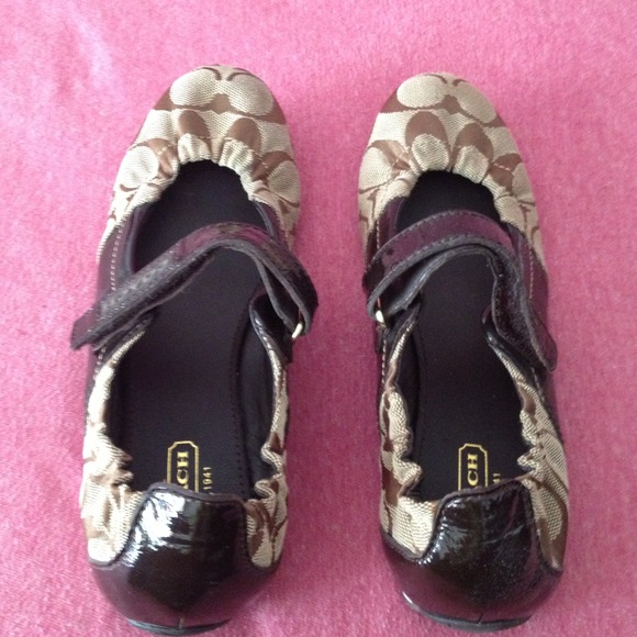 💯% Authentic Coach flats