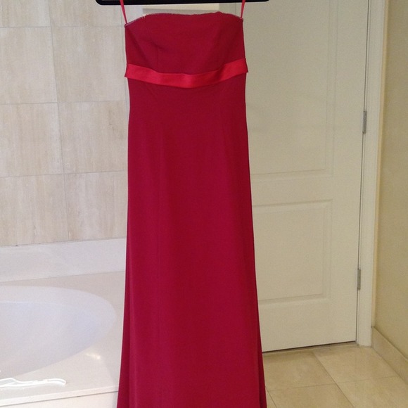 Strapless burgundy bridesmaid dress, size 6