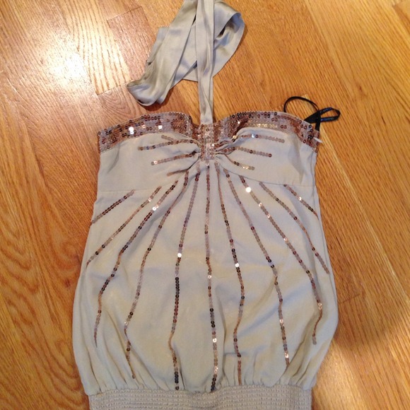Bebe halter