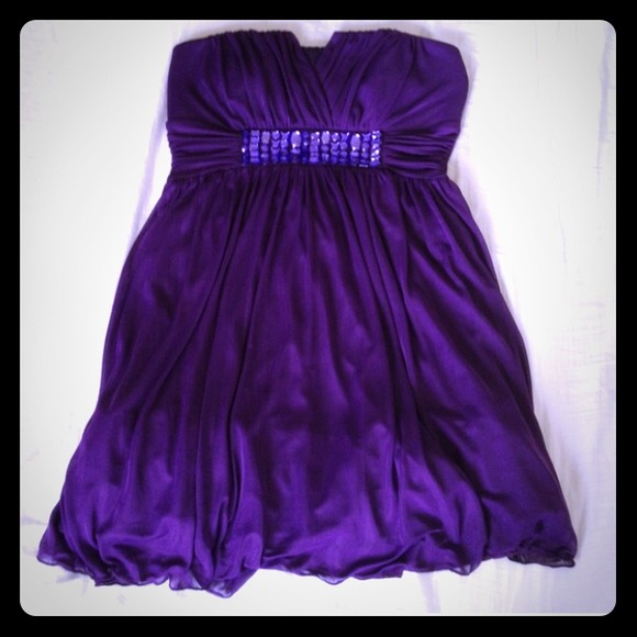 😍 Gorgeous purple evening dress with rhinestones
