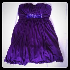 😍 Gorgeous purple evening dress with rhinestones