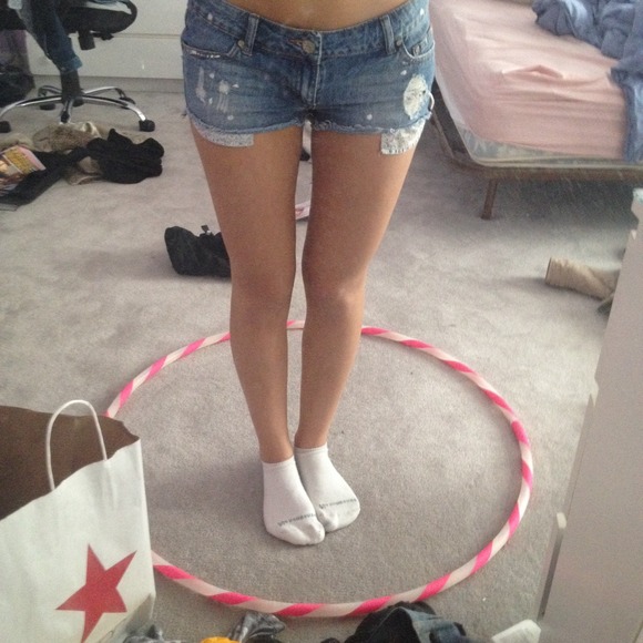 DISTRESSED SHORT SHORTS - Picture 2 of 2