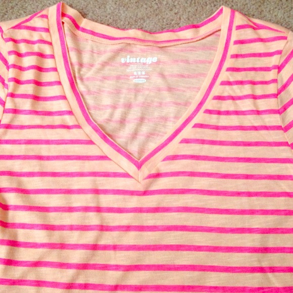 🎀Gorgeous Brand New Vintage Tee🎀