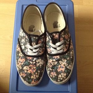 ❌reserved for @butterflyxoxo❌ floral print shoes