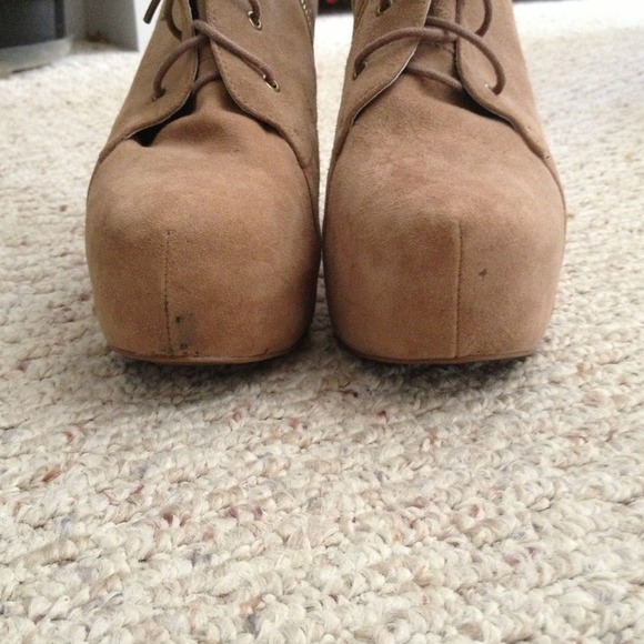 GORGEOUS Jeffrey Campbell beige suede booties - Picture 2 of 4