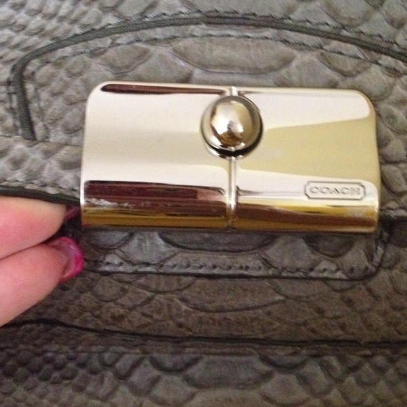 Large python embossed Coach leather bag - Picture 4 of 4