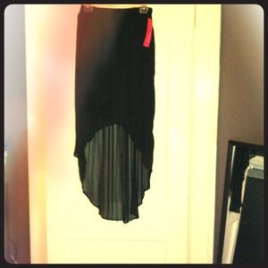 Hi-lo skirt from Target. Never worn, with tags. M