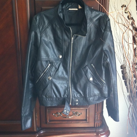 DKNY Jackets & Blazers - 🎀Reserved for agirlcalledjade🎀DKNY Jacket