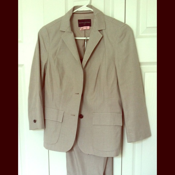 💥SOLD💥 bundled with Limited Suit - Picture 1 of 1