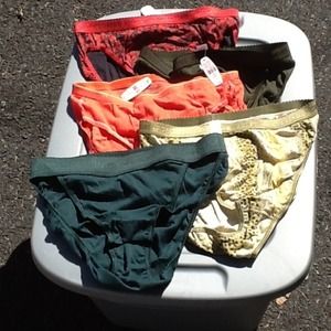 SOLD!!! Reserved! Lot Victoria's Secret  LG 8pair