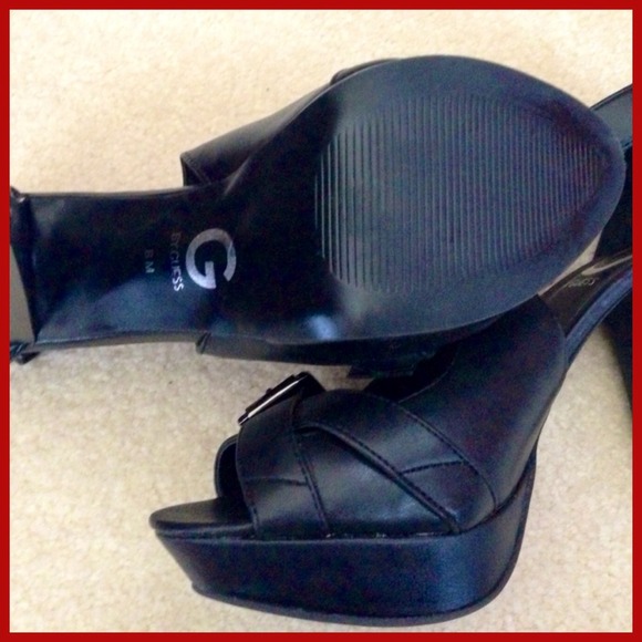 Black platforms G by Guess size 8 - Picture 2 of 3