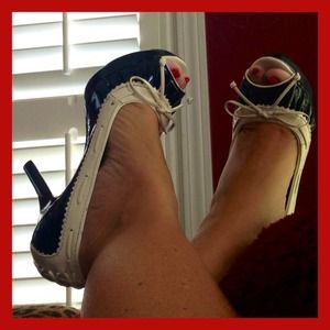 Michael Kors black&off white peep-toe heels