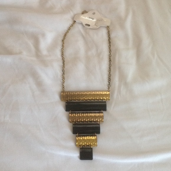 Statement necklace