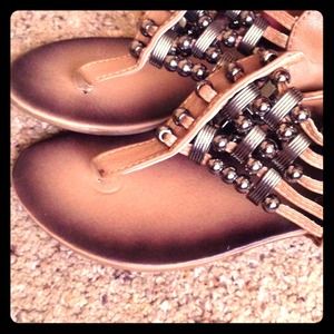 ⬇️⬇️NWT Beaded Gladiator Sandals