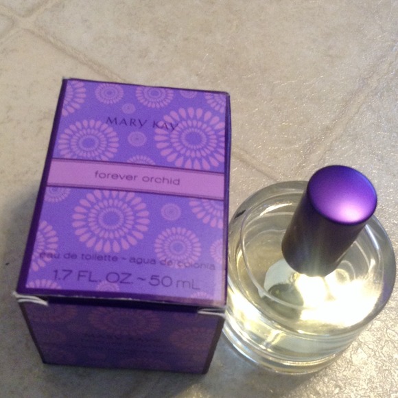 Mary Kay - Picture 2 of 2