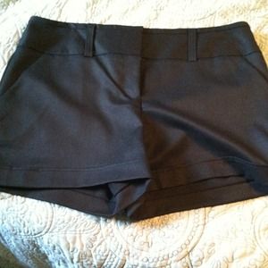 BUNDLE Black dress shorts and sweater