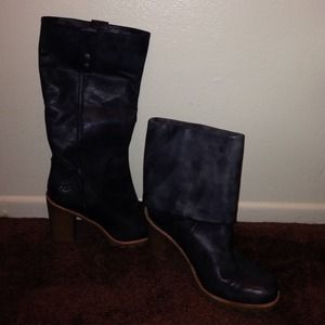 ⭕️REDUCED⭕️💲Grey leather UGG HI OR LOW boots!!