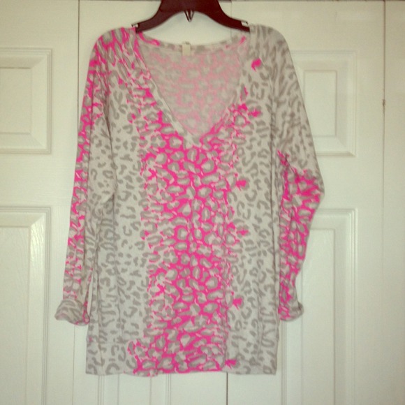 Leopard print sweater size small