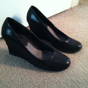 Black wedges shoes