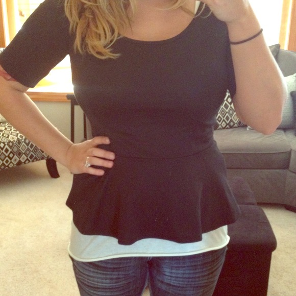 ⛔️⛔️SOLD⛔️⛔️Black Peplum Top