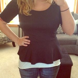 ⛔️⛔️SOLD⛔️⛔️Black Peplum Top