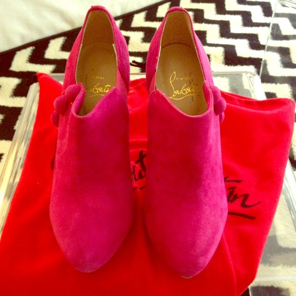 Stylish Pink suede material boots