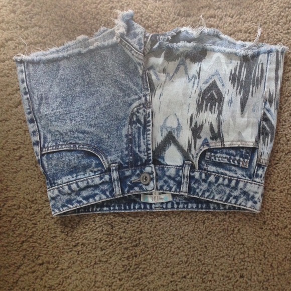 SOLDHigh waisted shorts (high rise) - Picture 2 of 4