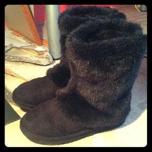 All Black Aeropostale Fur Boots